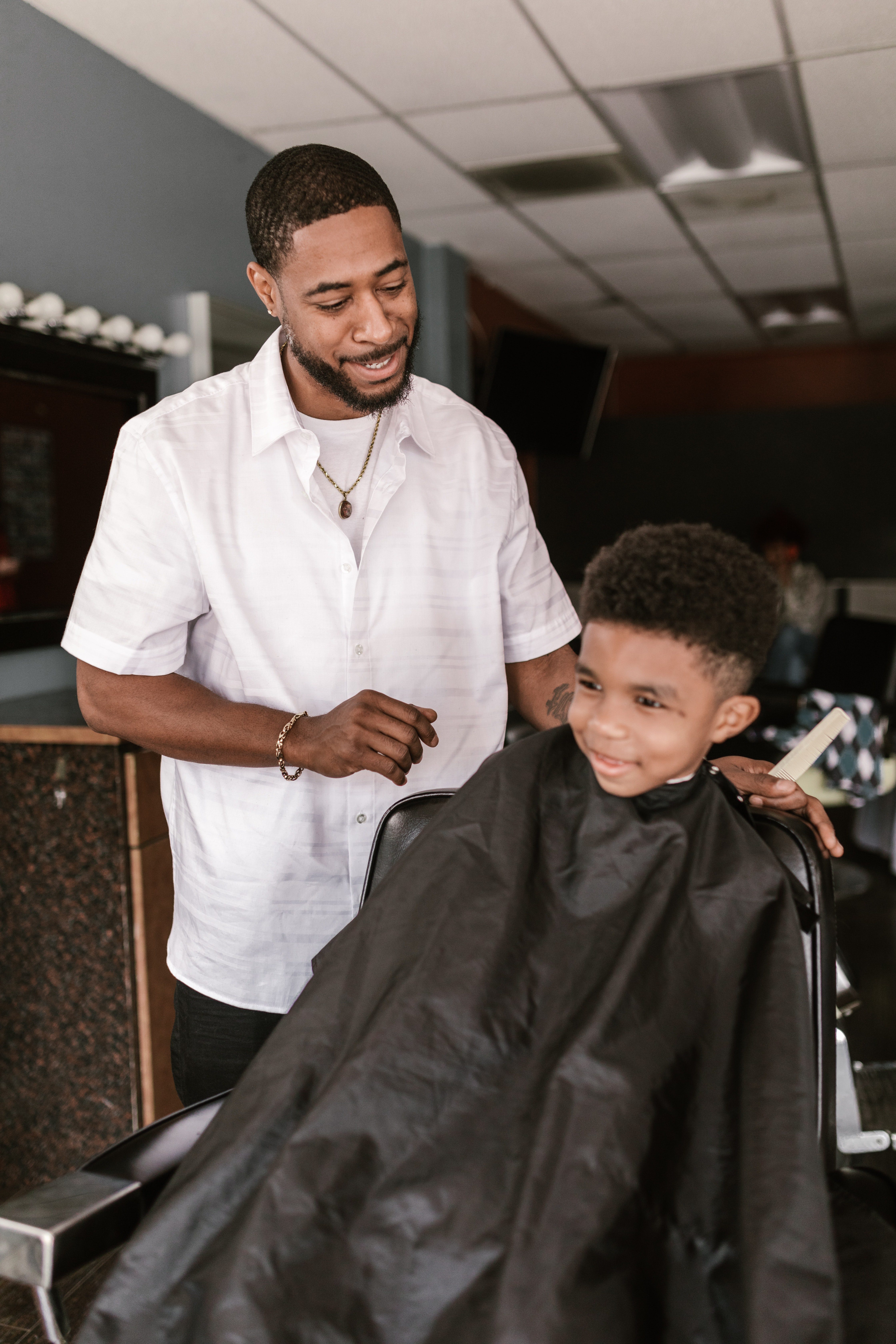 You are currently viewing Discover the Top Trending Haircuts for Young Black Men at a Black Barbershop Near You