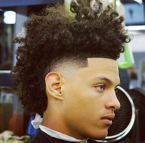 Read more about the article Barbershop Style: Frohawk Haircut Guide