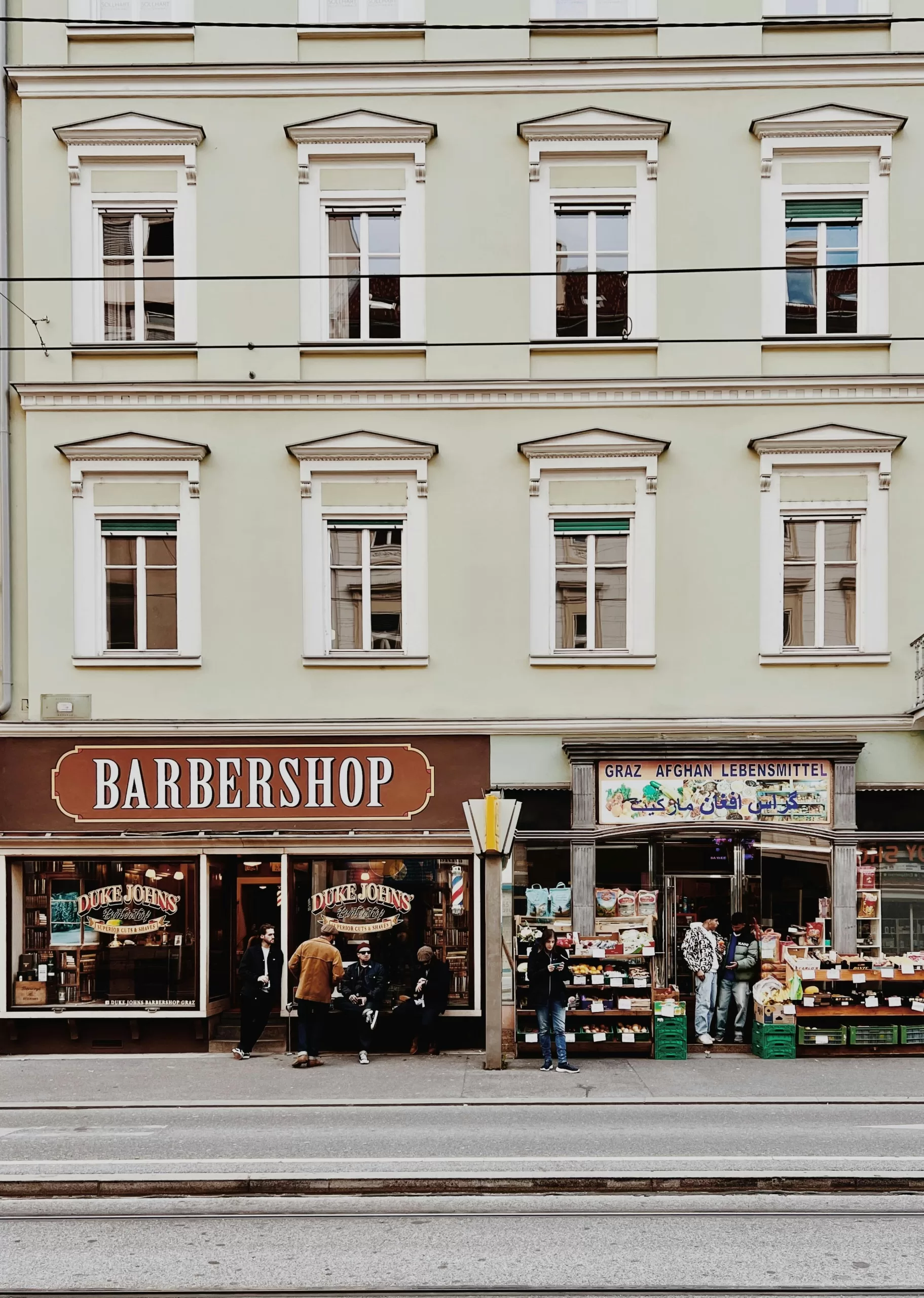 Read more about the article Why it’s so hard to find a walk in barbershop?